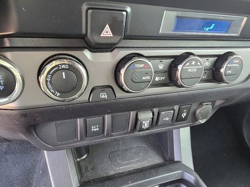 Used 2021 Toyota Tacoma TRD Off-Road image 19