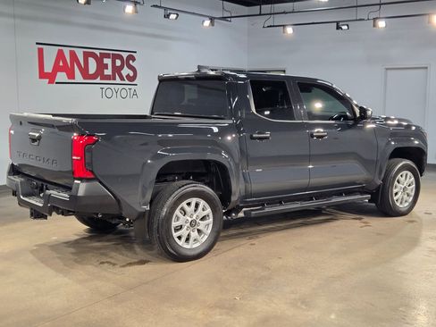 Used 2024 Toyota Tacoma SR image 7