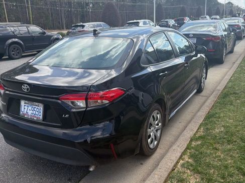 Used 2023 Toyota Corolla LE image 3