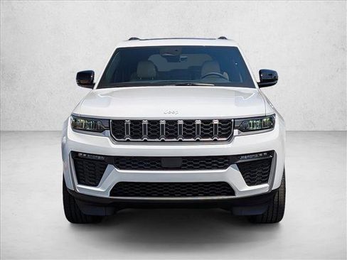 New 2026 Jeep Grand Cherokee Limited RWD image 5