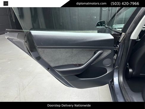 Used 2023 Tesla Model 3 Performance image 25