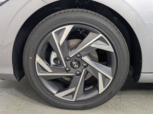 New 2026 Hyundai Elantra Limited image 9