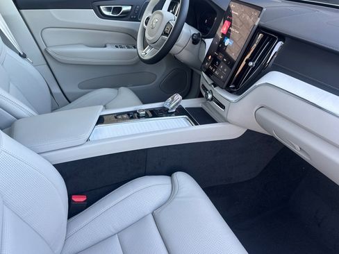 New 2026 Volvo XC60 T8 Ultra w/ Protection Package Premier AWD/4WD image 17