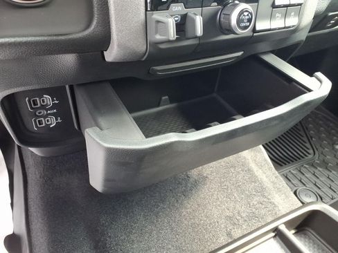 New 2026 RAM 1500 Tradesman AWD/4WD image 12