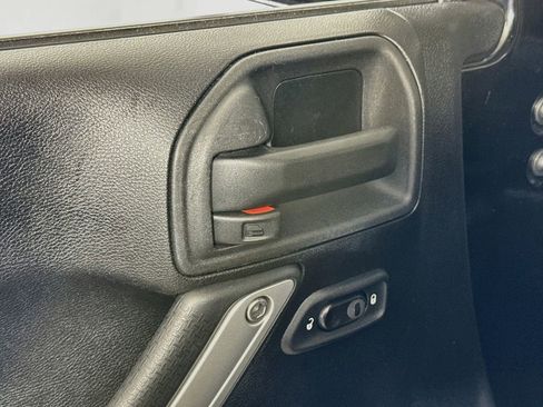 Used 2013 Jeep Wrangler Unlimited Sahara w/ Dual Top Group AWD/4WD image 16
