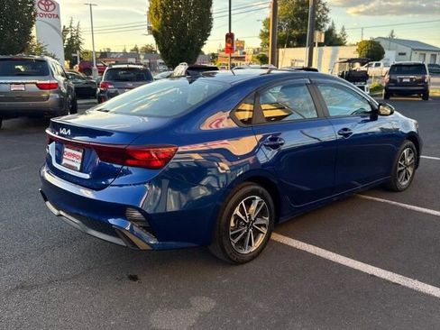 Used 2023 Kia Forte LXS w/ LXS Technology Package image 6