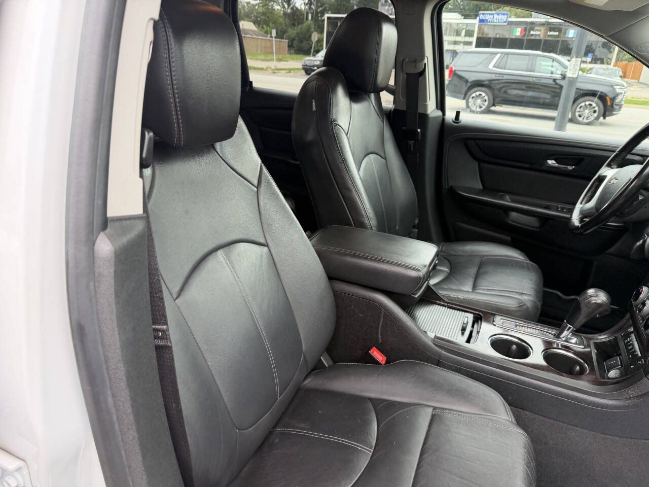 Used 2017 Chevrolet Traverse LT AWD/4WD image 6
