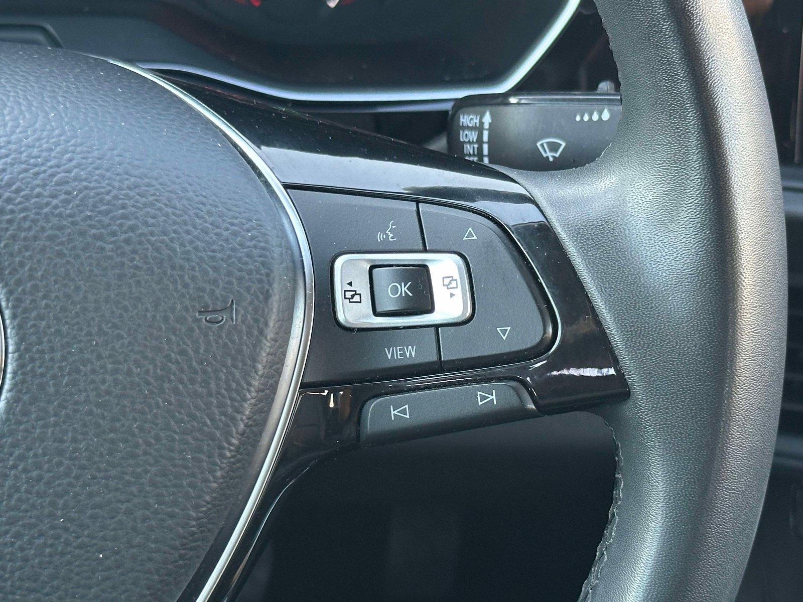 Certified 2020 Volkswagen Jetta SE FWD image 23
