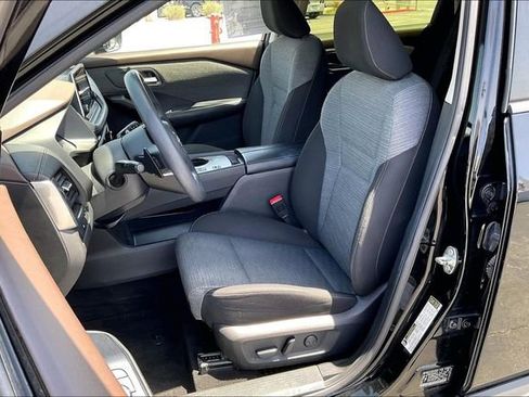Certified 2023 Nissan Rogue SV FWD image 24