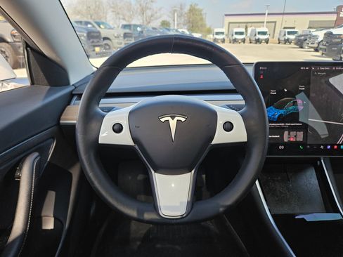 Used 2020 Tesla Model 3 Standard Range Plus image 20
