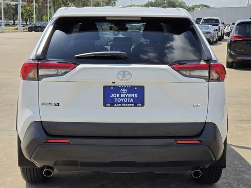 Used 2024 Toyota RAV4 LE FWD image 8