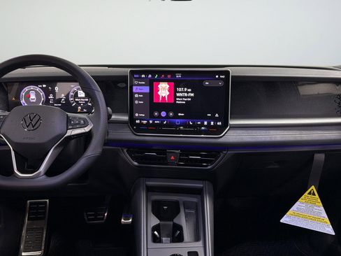 New 2026 Volkswagen Tiguan SE R-Line FWD image 22