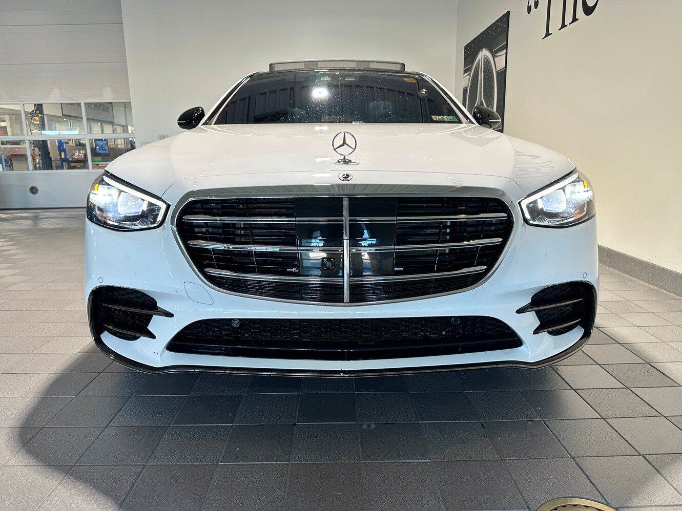 Used 2024 Mercedes-Benz S 580 4MATIC Sedan image 2