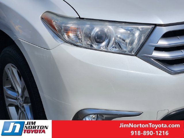 Used 2011 Toyota Highlander Limited w/ Tow Pkg AWD/4WD image 10