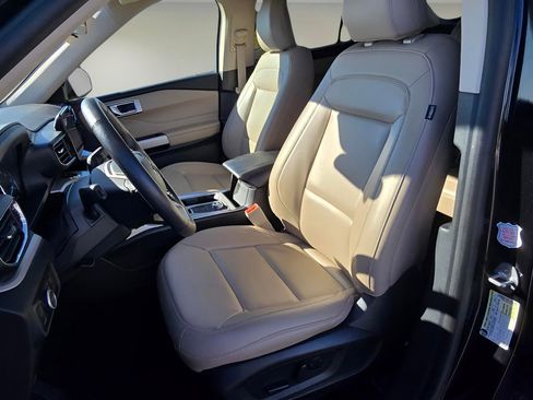 Used 2024 Ford Explorer XLT w/ Equipment Group 202A image 13