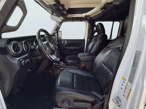 Used 2019 Jeep Wrangler Unlimited Sahara AWD/4WD image 19