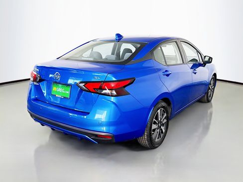 Used 2021 Nissan Versa SV image 10