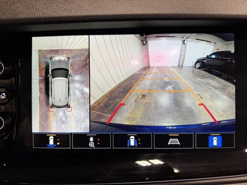 Used 2023 Buick Envision Avenir image 40