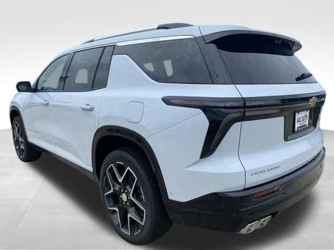 New 2026 Chevrolet Traverse High Country w/ LPO, Floor Liner Package FWD image 9