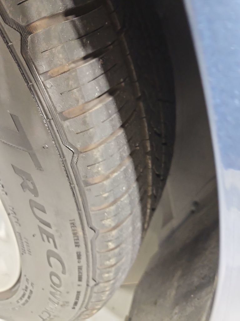 Used 2018 Ford Taurus SE FWD image 27