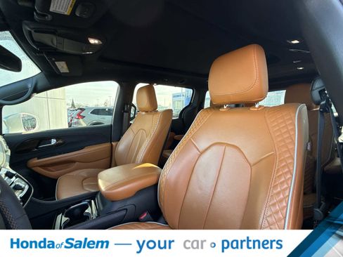 Used 2022 Chrysler Pacifica Pinnacle image 11