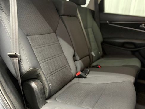 Used 2017 Kia Sorento AWD image 18