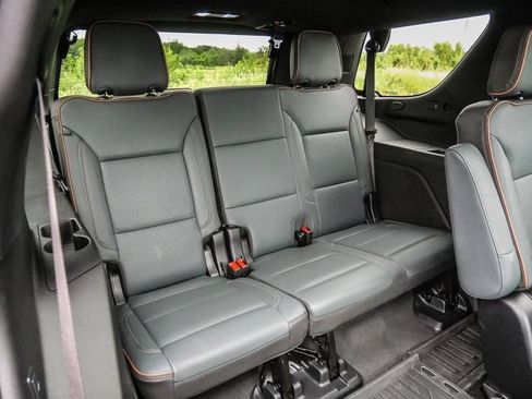 Used 2025 GMC Yukon AT4 w/ AT4 Premium Package AWD/4WD image 53