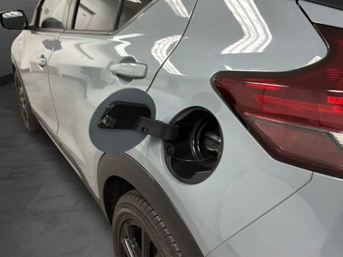 Used 2021 Nissan Kicks SR FWD image 25