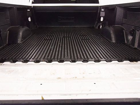 Used 2023 Chevrolet Silverado 3500 LT image 7