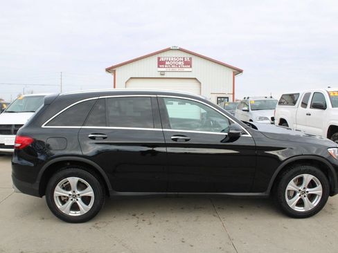 Used 2018 Mercedes-Benz GLC 300 4MATIC image 1