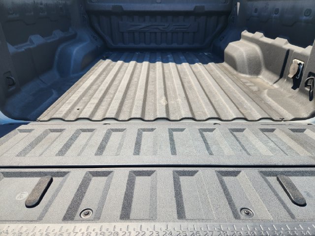 Used 2024 Chevrolet Colorado ZR2 w/ Safety Package AWD/4WD image 31