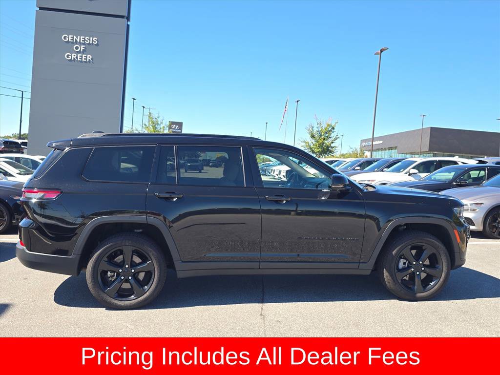 Used 2022 Jeep Grand Cherokee L Limited w/ Luxury Tech Group II RWD image 2