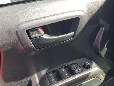 Used 2022 Toyota Tacoma SR5 w/ Technology Package RWD image 13