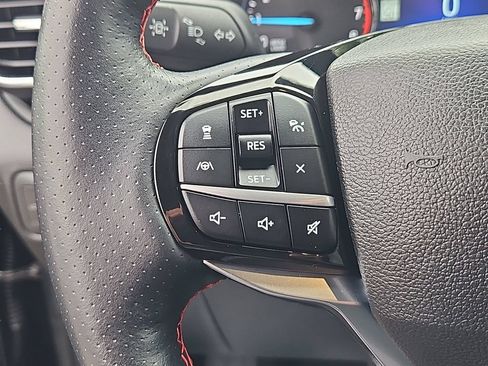 Used 2022 Ford Explorer ST-Line AWD/4WD image 25
