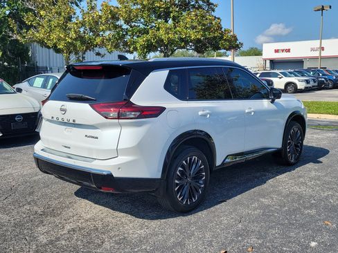 Certified 2024 Nissan Rogue Platinum FWD image 4