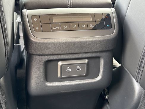 New 2026 Nissan Pathfinder SL FWD image 17