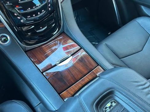 Used 2015 Cadillac Escalade ESV Premium RWD image 20