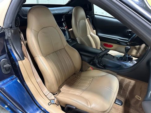 Used 2000 Chevrolet Corvette Convertible image 12