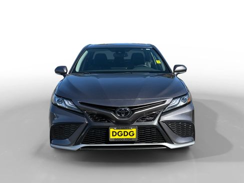 Used 2024 Toyota Camry XSE FWD image 8