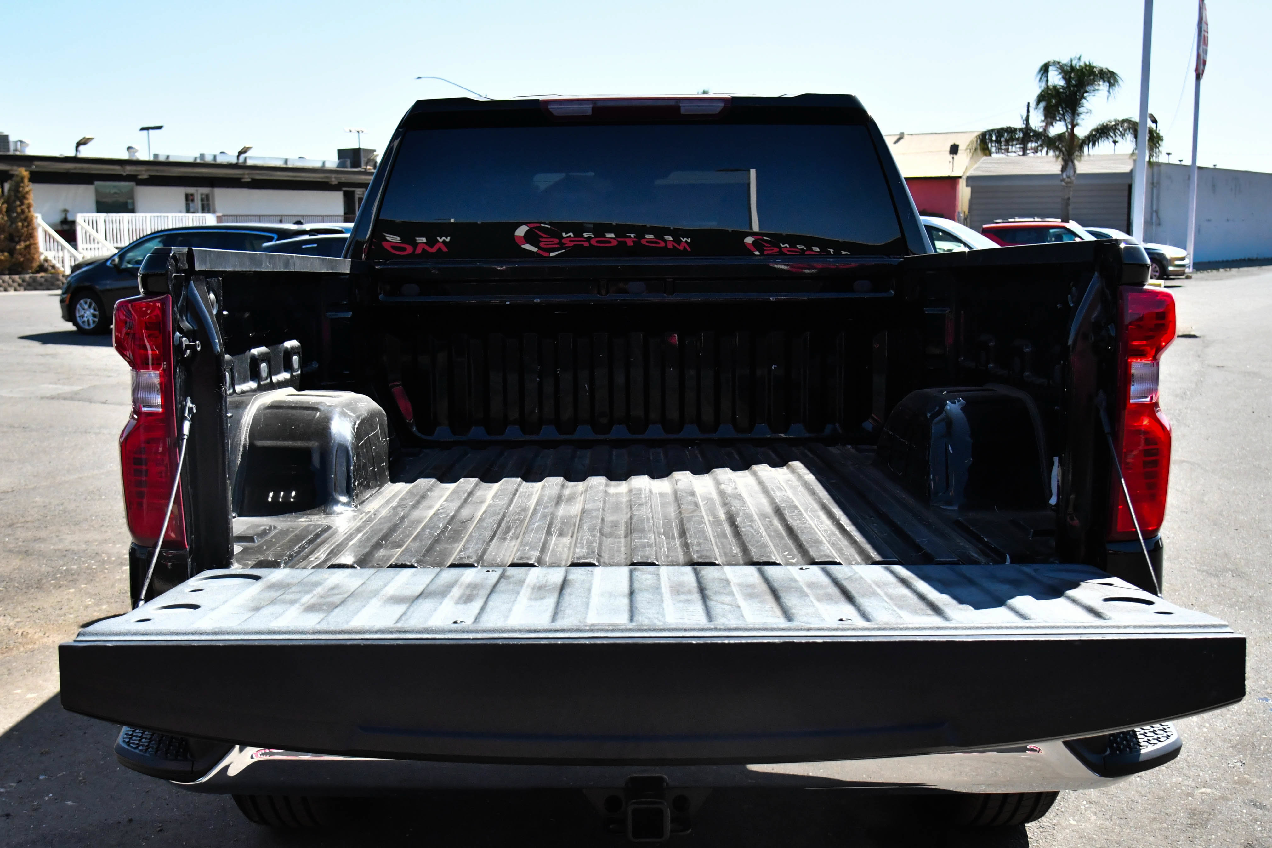 Used 2022 Chevrolet Silverado 1500 LT AWD/4WD image 41