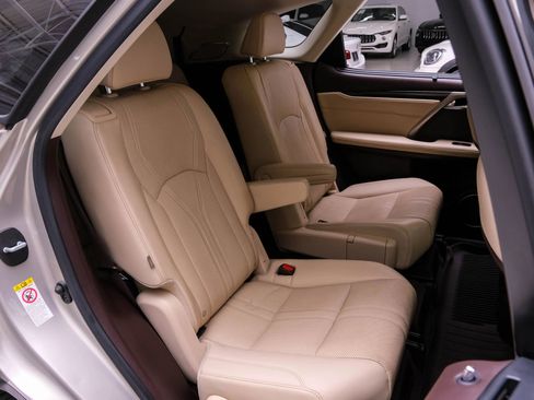 Used 2020 Lexus RX 450hL Luxury w/ Accessory Package image 39