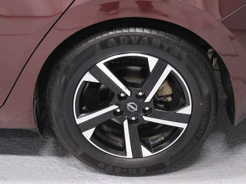 Used 2024 Nissan Sentra SV FWD image 18