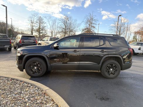 Used 2023 GMC Acadia AT4 w/ Preferred Package image 9