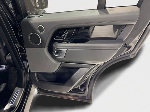 Used 2020 Land Rover Range Rover HSE image 32