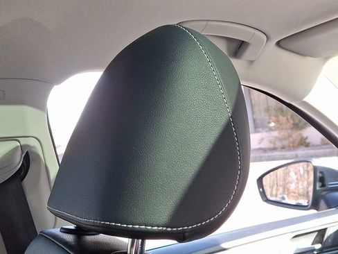 Certified 2023 Volkswagen Tiguan SE image 13