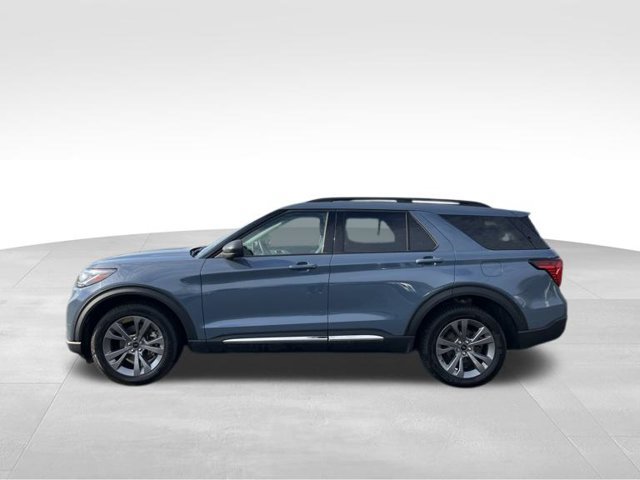 Used 2025 Ford Explorer Active w/ Active Comfort Package AWD/4WD image 2
