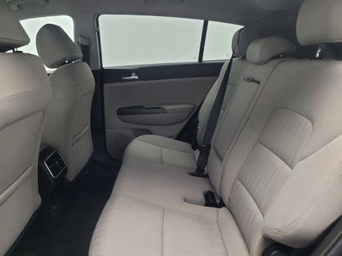 Used 2020 Kia Sportage LX image 18