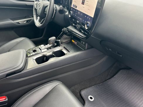 Used 2025 Lexus NX 350h AWD w/ Premium Package image 13