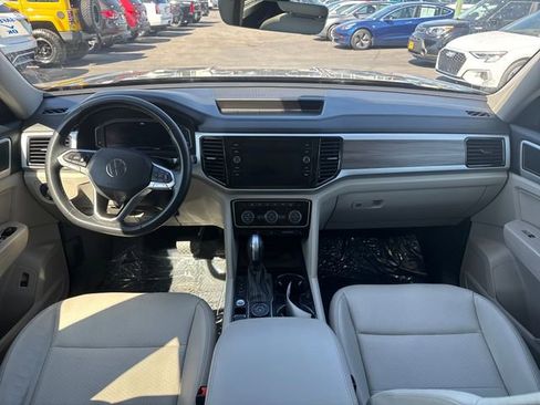 Used 2022 Volkswagen Atlas SEL AWD/4WD image 11