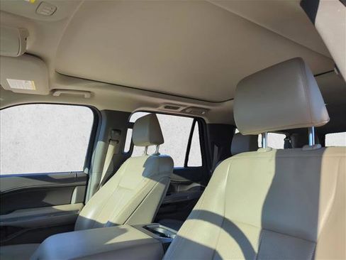 Used 2021 Ford Expedition Max XLT image 16